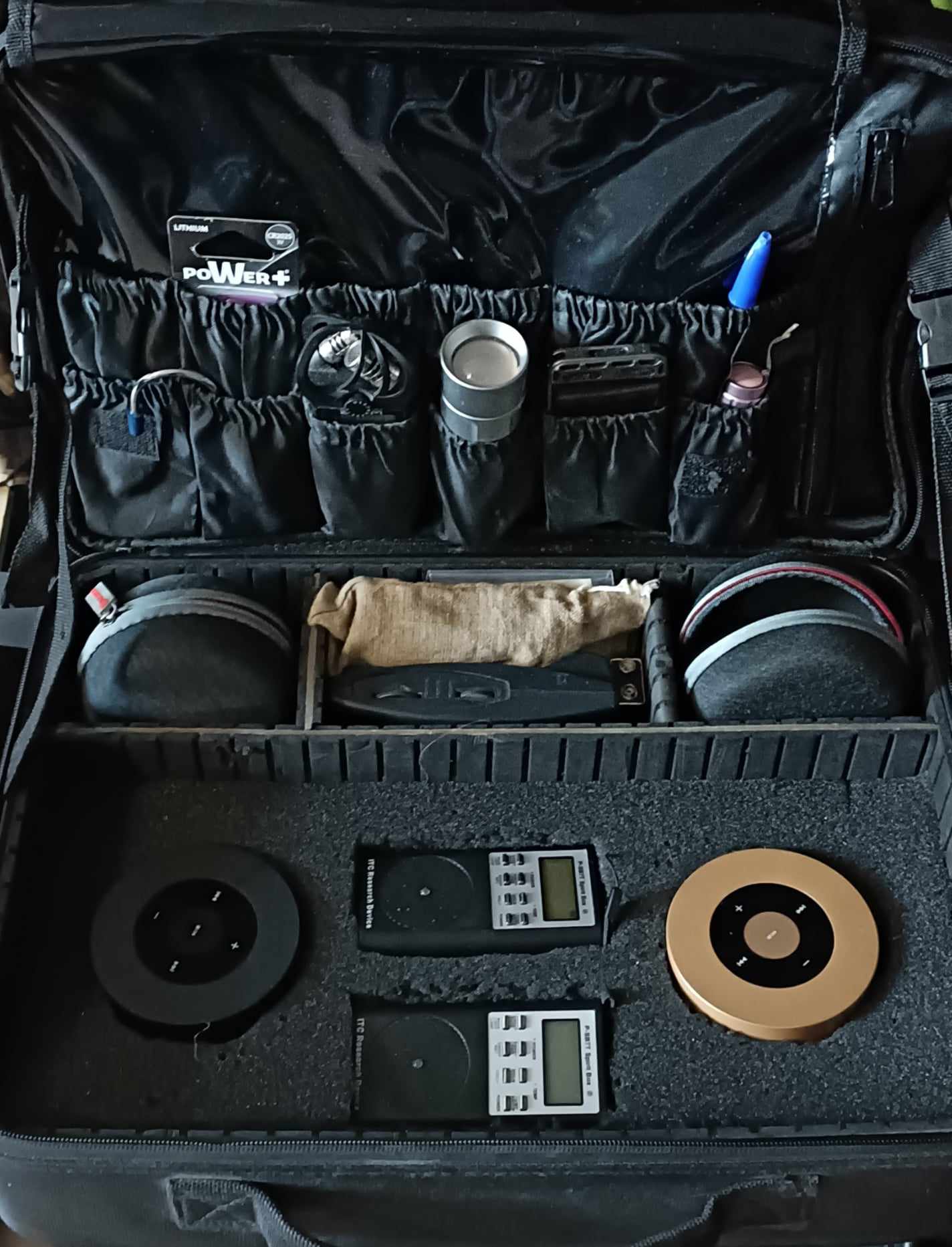 Recherche expérimentale en transcommunication instrumentale menée par l’IFFREPSC.
Expérimentation de transcommunication instrumentale avec une PSB7T.